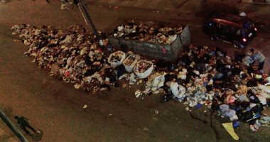 قارئ يشكو انتشار القمامة بشارع الهانوفيل فى الإسكندرية
