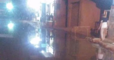 شكوى من طفح مياه الصرف بمدخل قرية "محلة خلف" فى الغربية