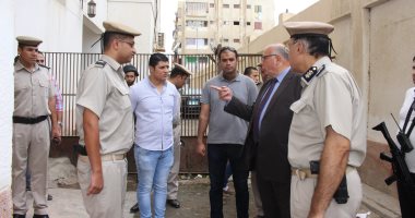 بالصور.. مدير أمن دمياط يتفقد تأمين المحاكم والنيابات
