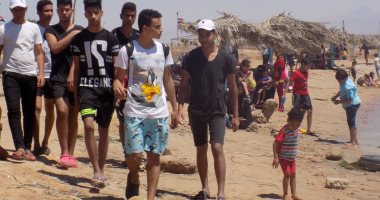 بالصور ..توافد المواطنين على شواطئ جنوب سيناء لقضاء إجازة العيد