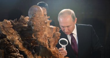 بالصور.. بوتين يزور معرض التراث الثقافى بالصين على هامش قمة "البريكس"