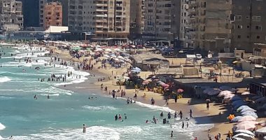​بالفيديو والصور.. شواطئ الإسكندرية تواصل استقبال الزائرين فى إجازة العيد