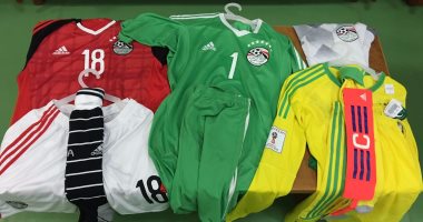 منتخب مصر بالأحمر وأوغندا بالأبيض فى التصفيات المونديالية