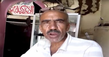 بالفيديو.. "عم مصطفى" يحول جلود الأضحية إلى قطع فنية