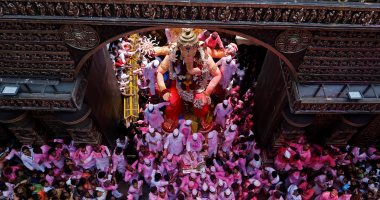 بالصور.. انطلاق مهرجان الإله "غانيش الفيل" فى الهند