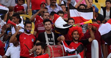 شاهد الجماهير المصرية تؤازر الفراعنة قبل مواجهة تونس أمام استاد 974 