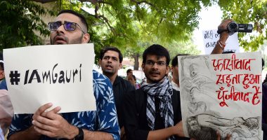 بالصور.. تظاهرات لصحفيين وحقوقيين للتنديد بمقتل صحفية بارزة بالهند