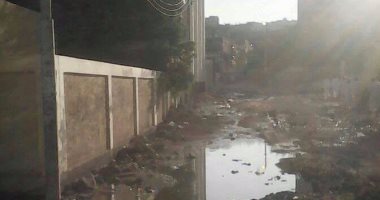 بالصور.. المياه تغرق مدرسة أبو الريش بأسوان وتهدد بانهيارها