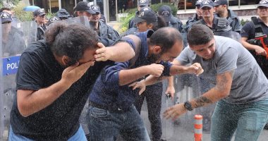 بالصور.. تظاهرات فى تركيا احتجاجا على بناء مبنى جديد للسفارة الأمريكية فى أنقرة