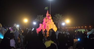 9000 زائر فى أول أيام مهرجان مدينة الرمال بالأحساء بالمملكة العربية السعودية