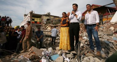 بالصور..رئيس المكسيك يزور المناطق المنكوبة وارتفاع ضحايا الزلزال لـ61 قتيلا