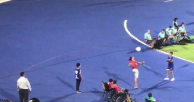 شاهد.. مهارات شاب من ذوى الاحتياجات الخاصة فى مواجهة الأهلي والجيش