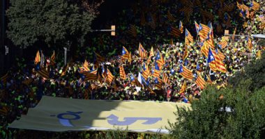 النيابة الإسبانية تهدد باعتقال رؤساء بلديات اقليم كاتالونيا المؤيدين للاستفتاء حول الاستقلال