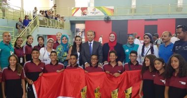سفير مصر يكرم الفريق المصرى فى البطولة العربية لـ"جمنزياد" المدارس ببيروت