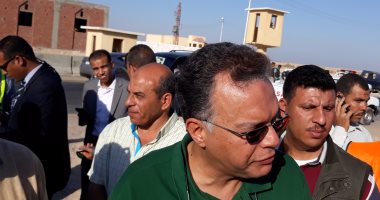 وزير النقل أثناء تفقد "الصحراوى الغربى بقنا": سيساهم فى تقليل الحوادث