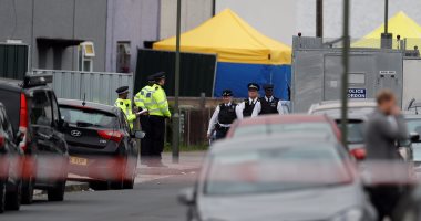 الشرطة البريطانية تتعامل مع سيارة مشبوهة فى مركز للتسوق غرب لندن 