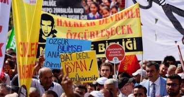 بالصور.. مظاهرات بتركيا احتجاجا على حبس المعارضين والصحفيين
