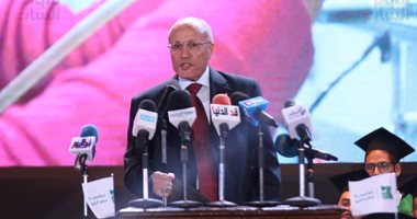 وزير الإنتاج الحربى يصل القاهرة عقب مشاركته بفعاليات معرض الأنظمة الدفاعية
