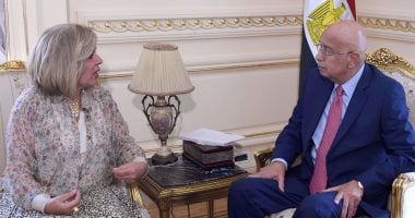 رئيس الوزراء يلتقى السفيرة مشيرة خطاب مرشحة مصر لرئاسة "اليونسكو"