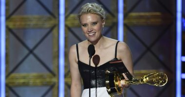 كيت ماكينون تفوز بجائزة Emmy  أفضل ممثلة كوميدية مساعدة    