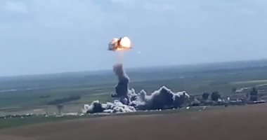 بالفيديو.. انتحارى داعشى يطير محمولا بصاروخ أمريكى قبل الانفجار فى الهواء