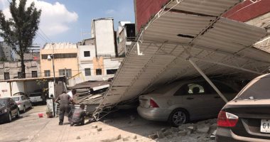 بالصور.. خروج مئات المواطنين بالمكسيك إلى الشوارع بسبب زلزال بقوة 7.4 درجات