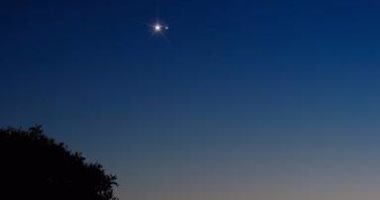 كوكب أورانوس يزين قبة السماء الليلة ويقع فى أقرب نقطة من الأرض