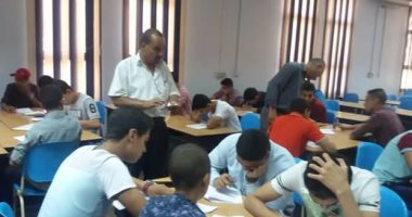 بالصور.. 60 طالبا يؤدون اختبارات "إعداد قادة المستقبل" فى كفر الشيخ