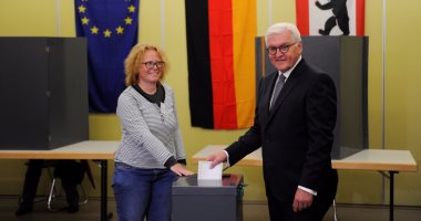 بالصور.. رئيس ألمانيا ووزير خارجيته يدليان بصوتيهما فى الانتخابات التشريعية
