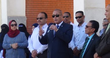 بالصور..محافظ السويس : ليس الطالب الأذكى هو من يحصل على المركز الأول