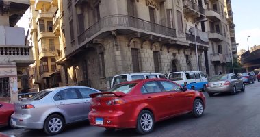 كثافات مرورية بمحور المشير طنطاوى بسبب سيارة نقل معطلة 