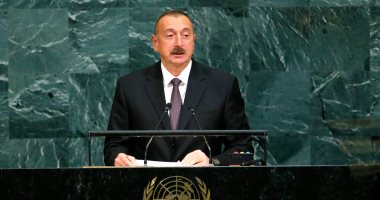 بالفيديو.. ابنه رئيس أذربيجان تلتقط سيلفى خلال كلمة والدها بالأمم المتحدة