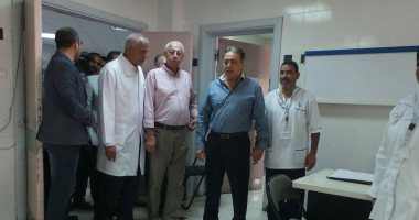 وزير الصحة يكتشف تغيب طبيبى الرمد والأنف والأذن بمستشفى أبوسمبل