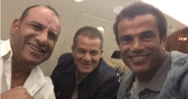 محمد لطفى ينشر صورة مع الهضبة عمرو دياب.. ويعلق: أحلى سيلفى