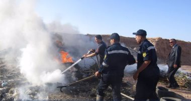 الدفع بـ15 سيارة إطفاء لإخماد حريق داخل مخزن بلاستيكات فى منشأة ناصر
