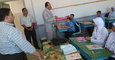 بالصور.. وكيل "تعليم جنوب سيناء" يتفقد مدارس إدارتى أبو زنيمة وأبورديس