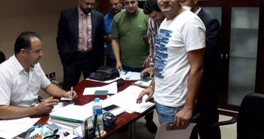 بالصور.. أصحاب دور النشر يقبلون على الاتحاد لإنهاء إجراءات تأشيرات الخرطوم