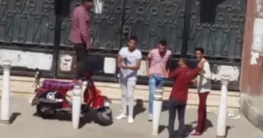 بالصور.. القبض على شباب يرقصون أمام مدرسة للبنات بالسويس