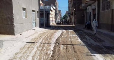حملة مكبرة لتسوية وتمهيد شوارع مركز جهينة بسوهاج