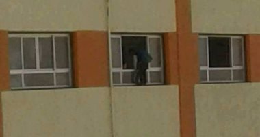 إنقاذ تلميذ قبل سقوطه من الطابق الرابع بمدرسة فى الدقهلية
