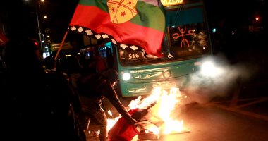بالصور.. مظاهرات فى تشيلى للمطالبة بالعدالة لسكان "الهنود الحمر"