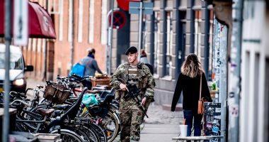 بالصور.. نشر جنود لحماية كنيسة كوبنهاجن بمناسبة يوم الغفران