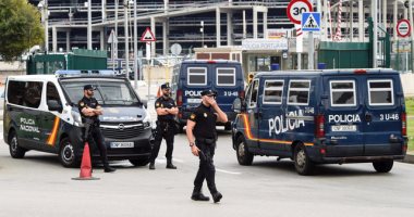 شرطة كتالونيا تراقب مراكز الاقتراع بدون أن تتدخل