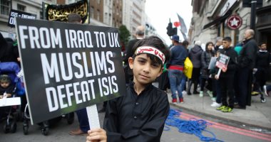 بالصور.. شيعة لندن يحتفلون بعاشوراء وينددون بالإرهاب