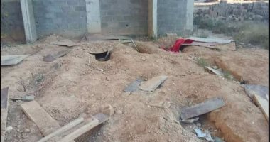 بالصور.. شرطة بنغازى تعثر على جثث مجهولة الهوية فى مقبرة جماعية