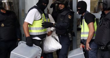 الشرطة الإسبانية: متطرف يجرى عاريا ويطعن نفسه فى ساحة بمدينة سرقسطة
