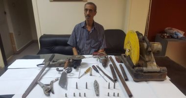 القبض على صاحب محل عطور لاتهامه بتصنيع الاسلحة النارية والاتجار فيها بشبرا