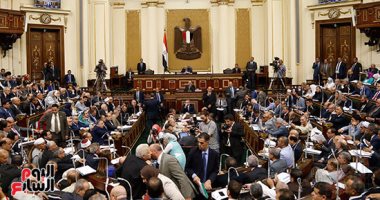 بالصور..على عبد العال يتلو على النواب دعوة الرئيس البرلمان للانعقاد