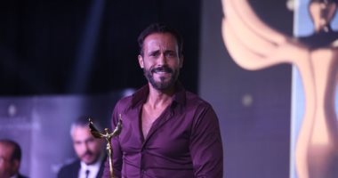 يوسف الشريف عن فوزه بجائزة أحسن ممثل بـ"دراما آورد": بفضل جمهورى بعد ربنا
