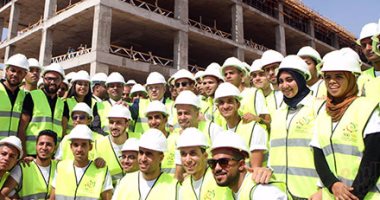 طلاب الجامعات المصرية يزورون موقع بناء مستشفى 500 500